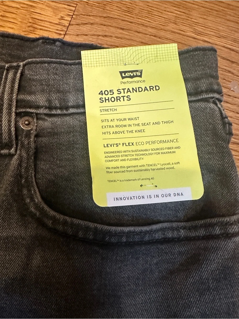 NwT Levi’s Mens 405 Standard Stretch Denim Black Jorts W40 L10 Frayed Hem Summer